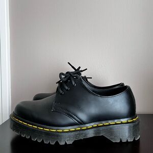 Dr. Martens Bex shoe SIZE 7 / EU 38 WOMEN